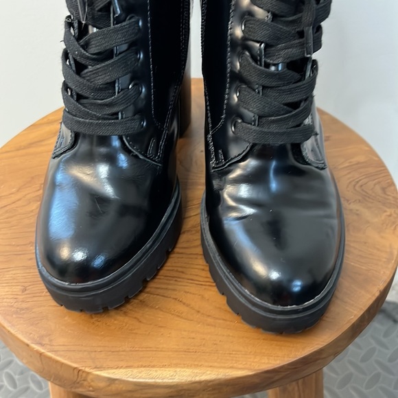 Women’s Heeled Boot - Picture 5 of 6